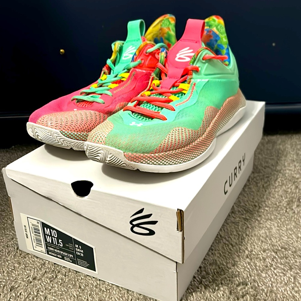 Curry Hovr splash 2